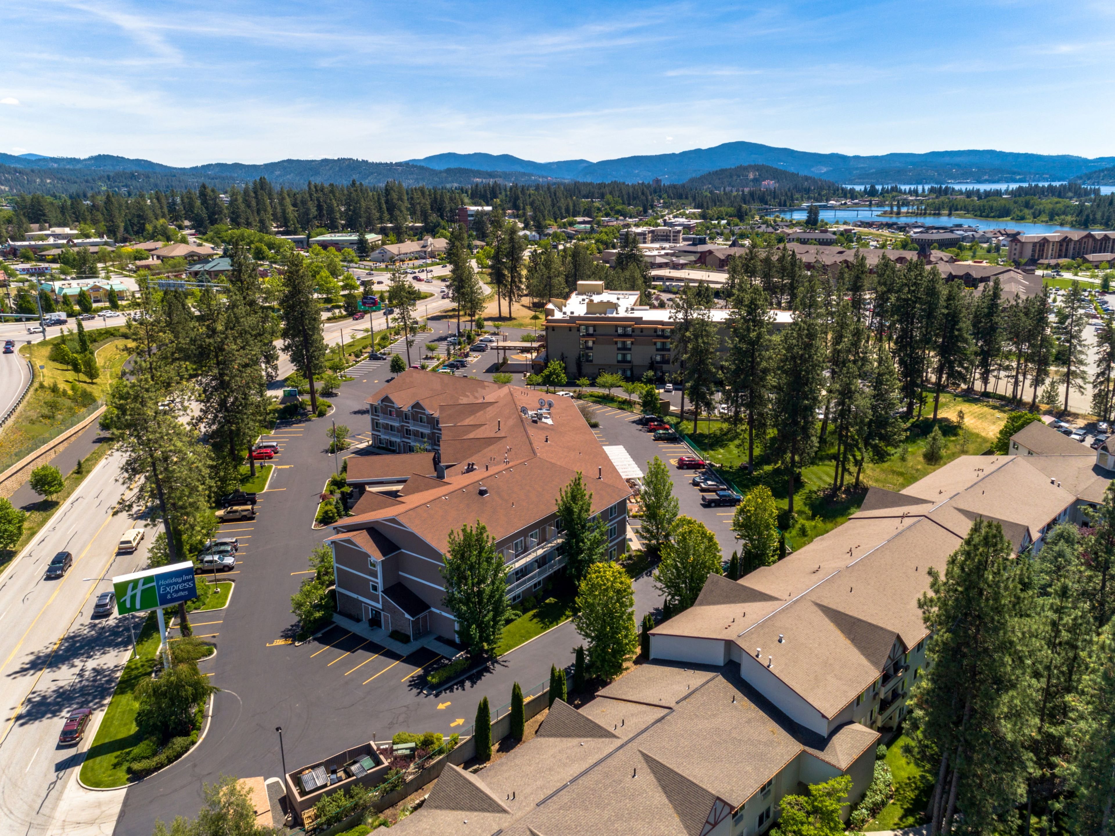Holiday Inn Express and Suites Interstate 90 15/19