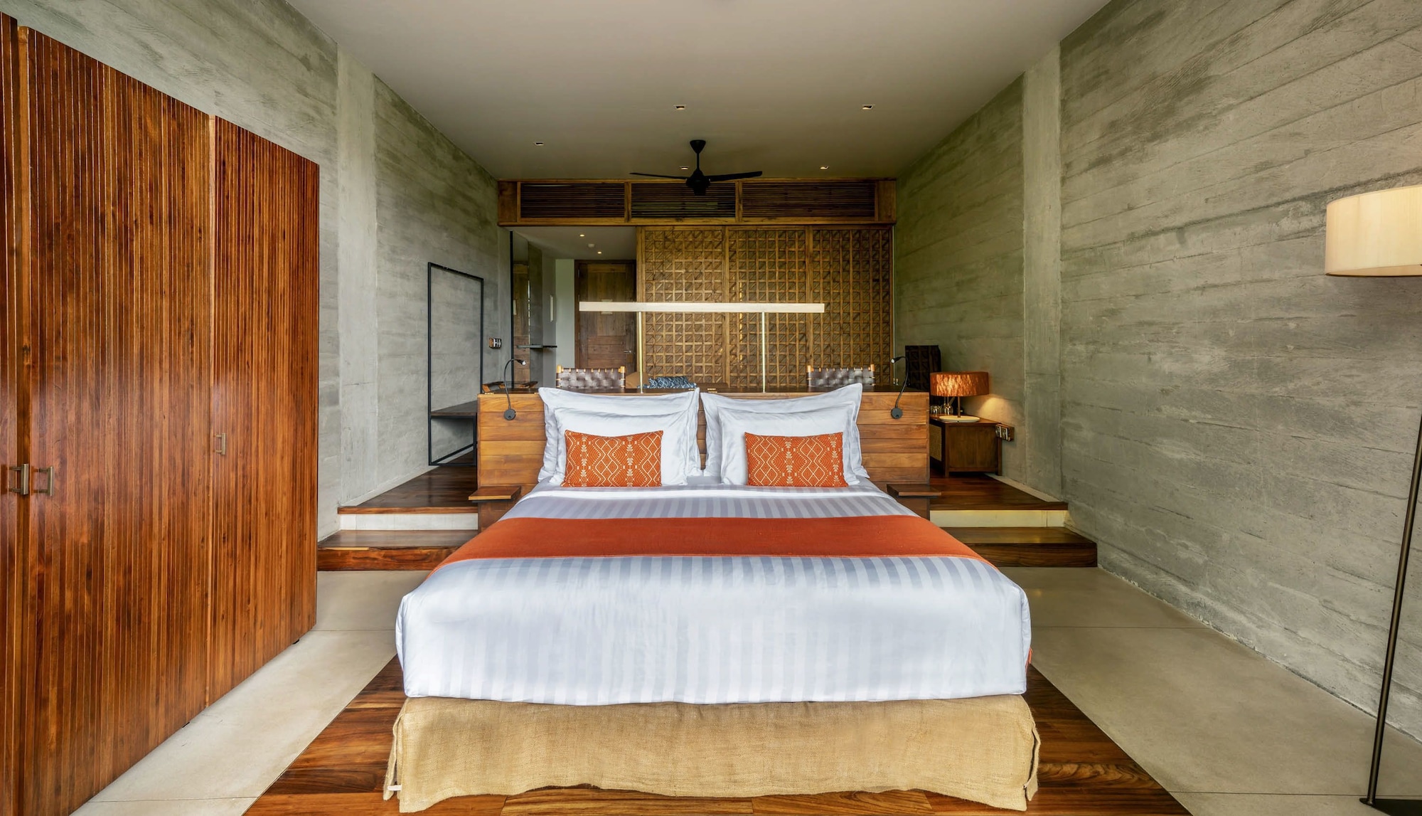 FOREST, SUITE, KING BED