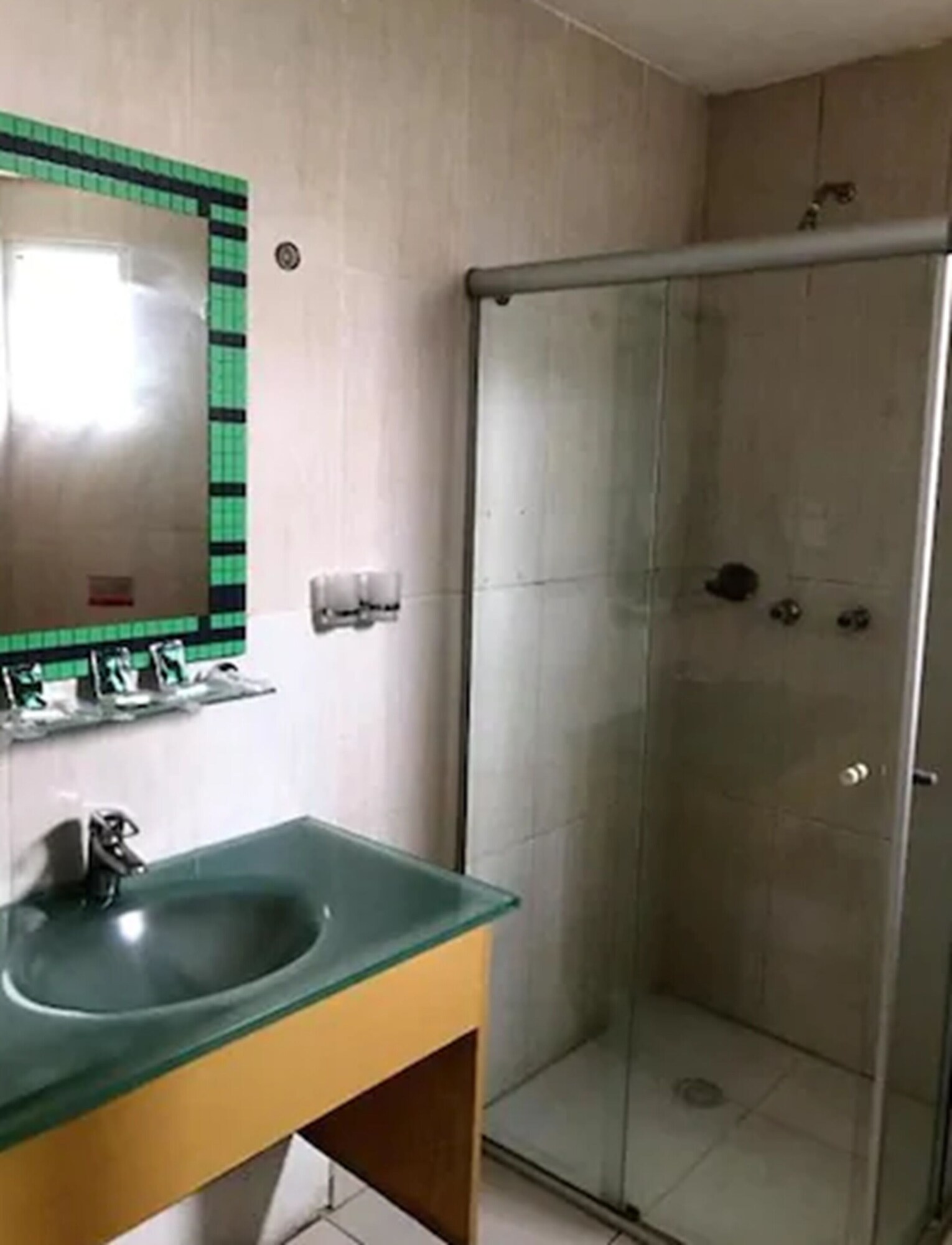 ROOM, DOUBLE BED