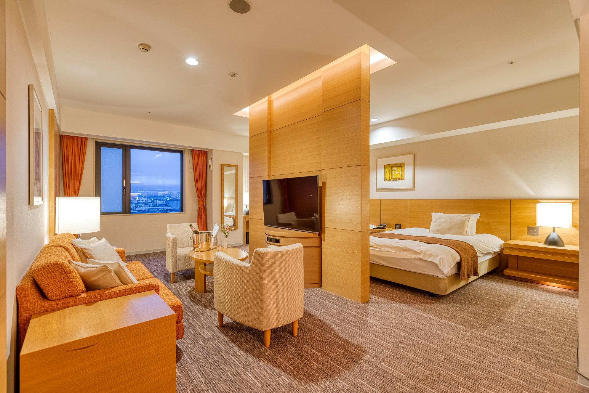 Semi Room, Sweet, Suite, Mountain View, Smoking Type Not Guaranteed