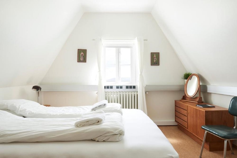 Heradsskolinn Historic Guesthouse 6/50
