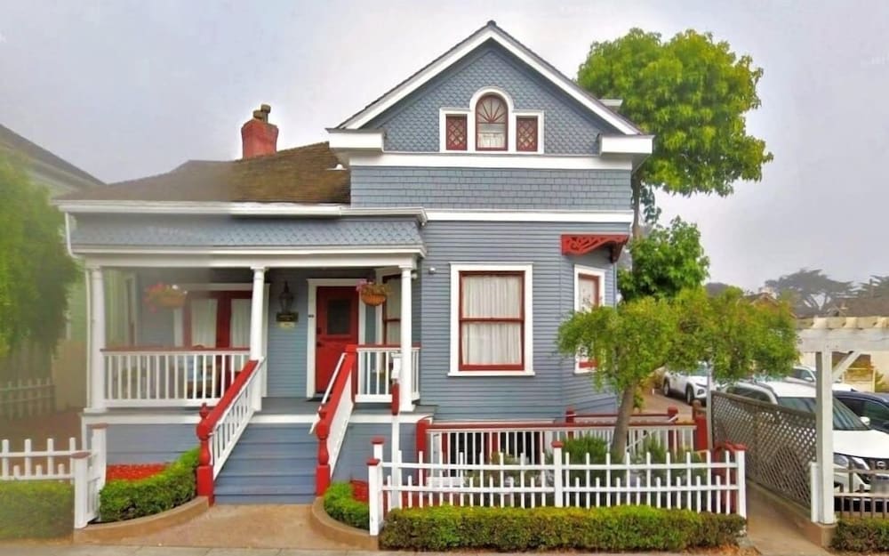 Pacific Grove Inn 3/79