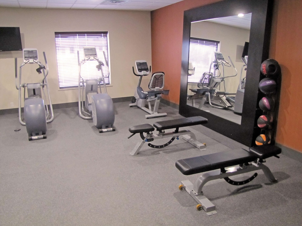 Hampton Inn McPherson KS 42/56