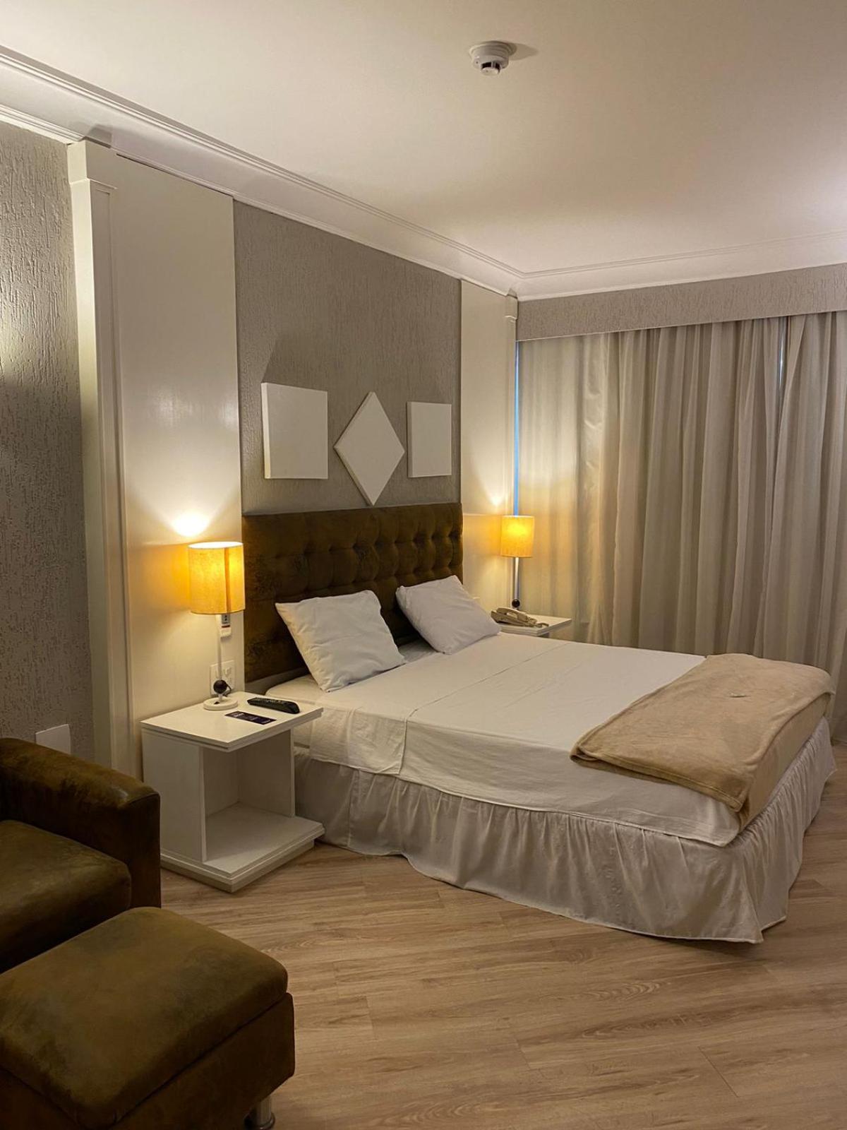 Deluxe, King Bed