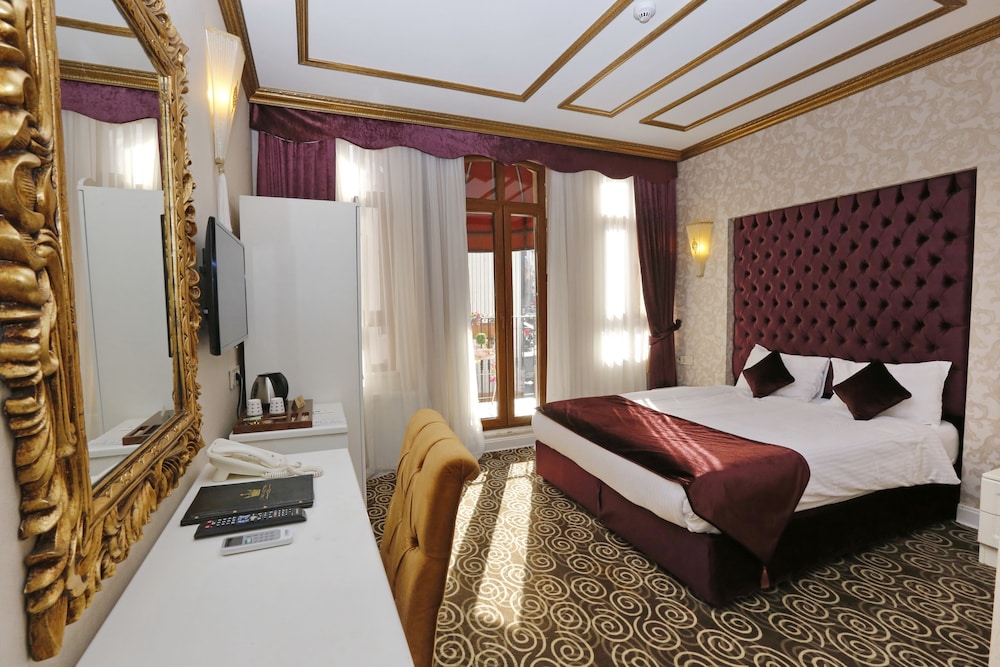 Suite, Balcony