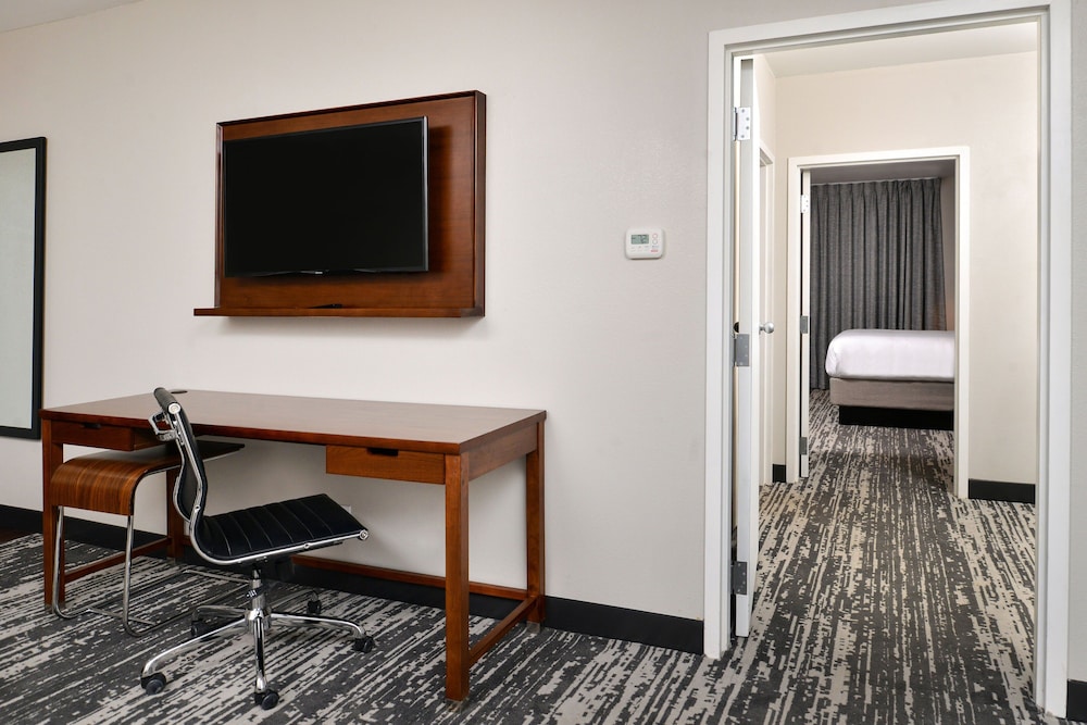 Four Points by Sheraton Omaha Midtown 18/20