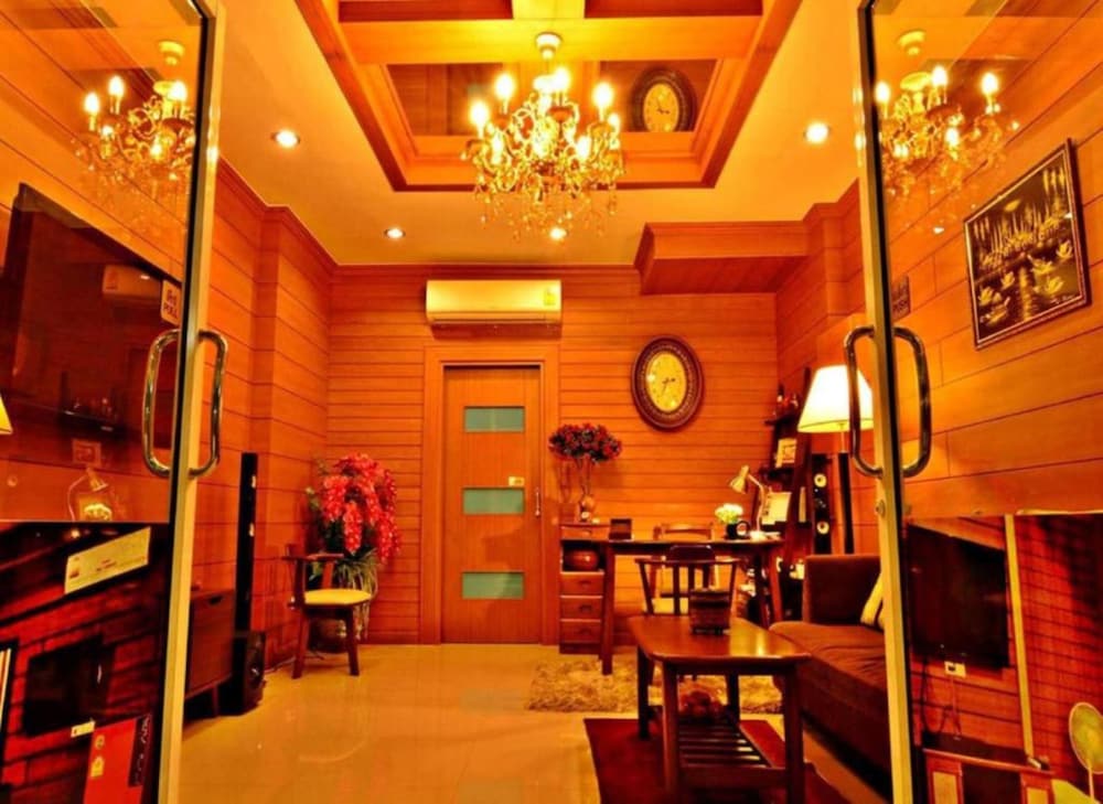 Be Rich Hotel 31/36