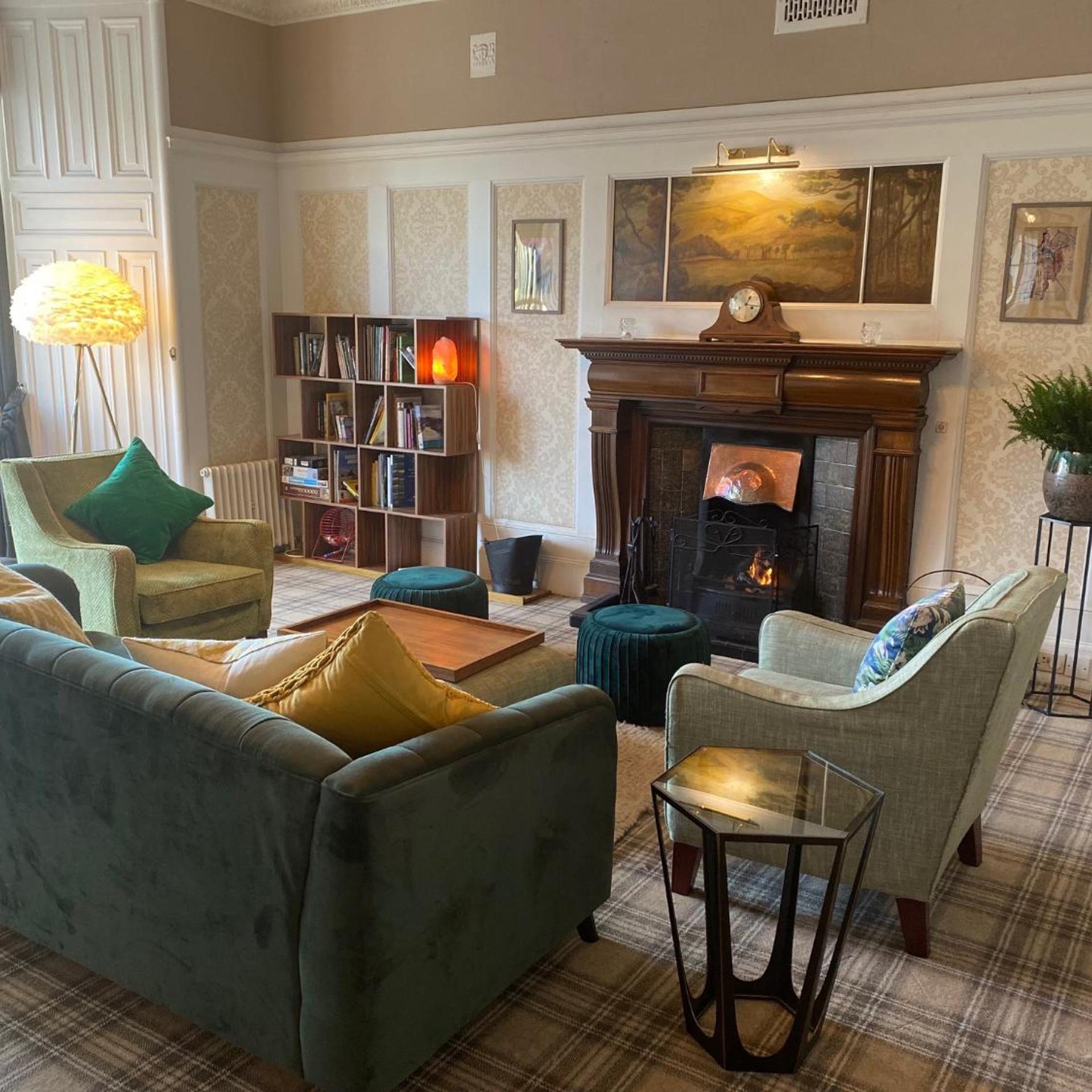Glenesk Hotel 26/50