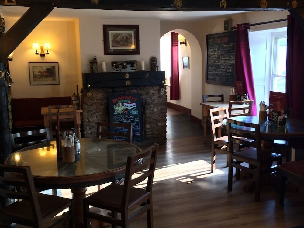 The Hunter's Lodge Inn 15/23