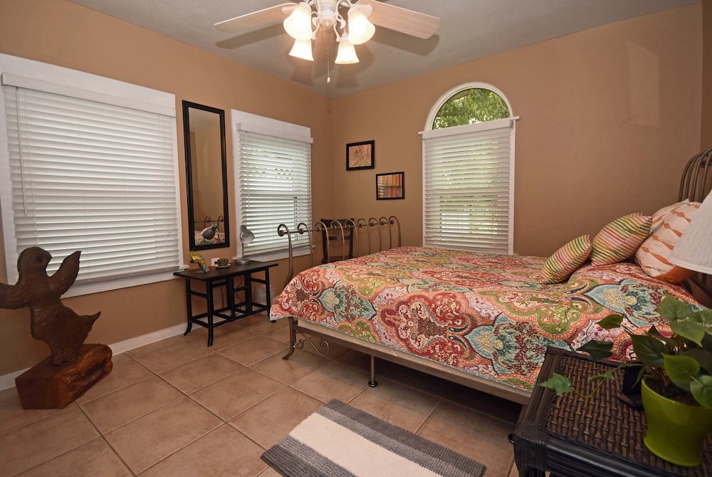Paradise Cove at Lemon Bay 16/71