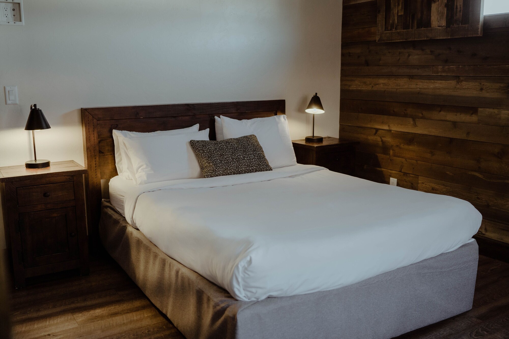 1 Bedroom, Suite, Cabin, Queen Bed