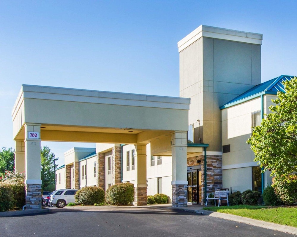 Quality Inn Clarksville 2/47