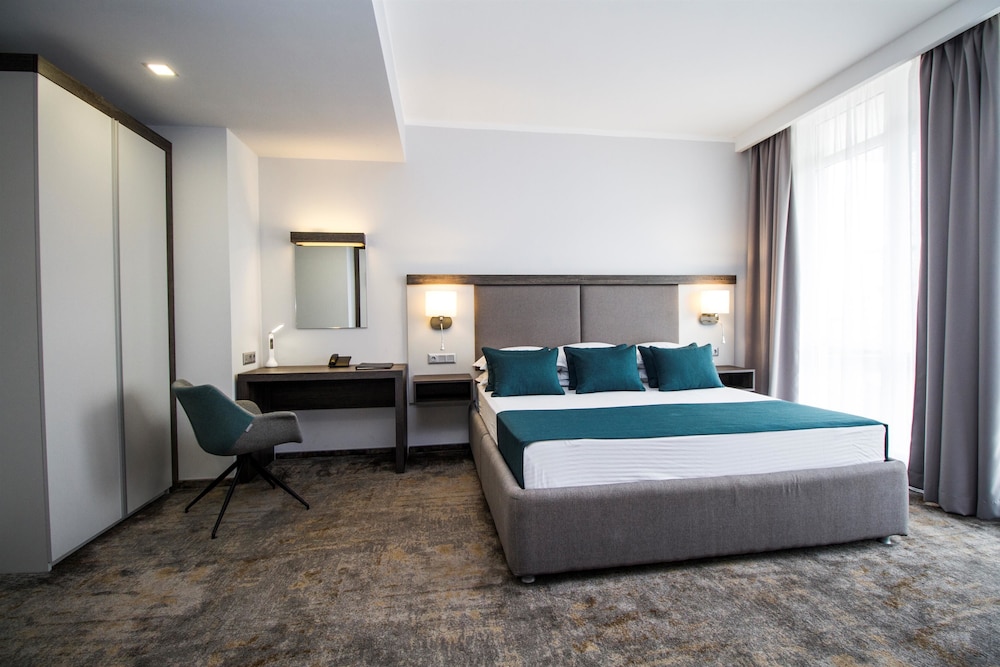 Best Western Plus Premium Inn 13/57