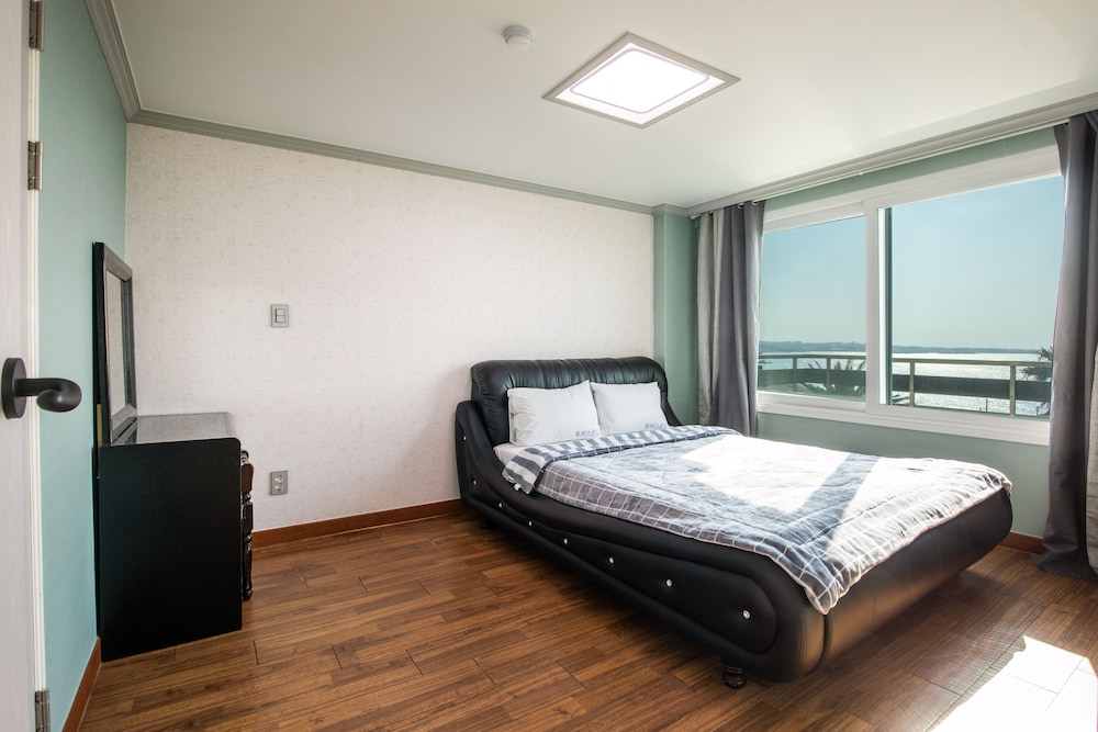 Jeju Tovice Condo Family 24/50
