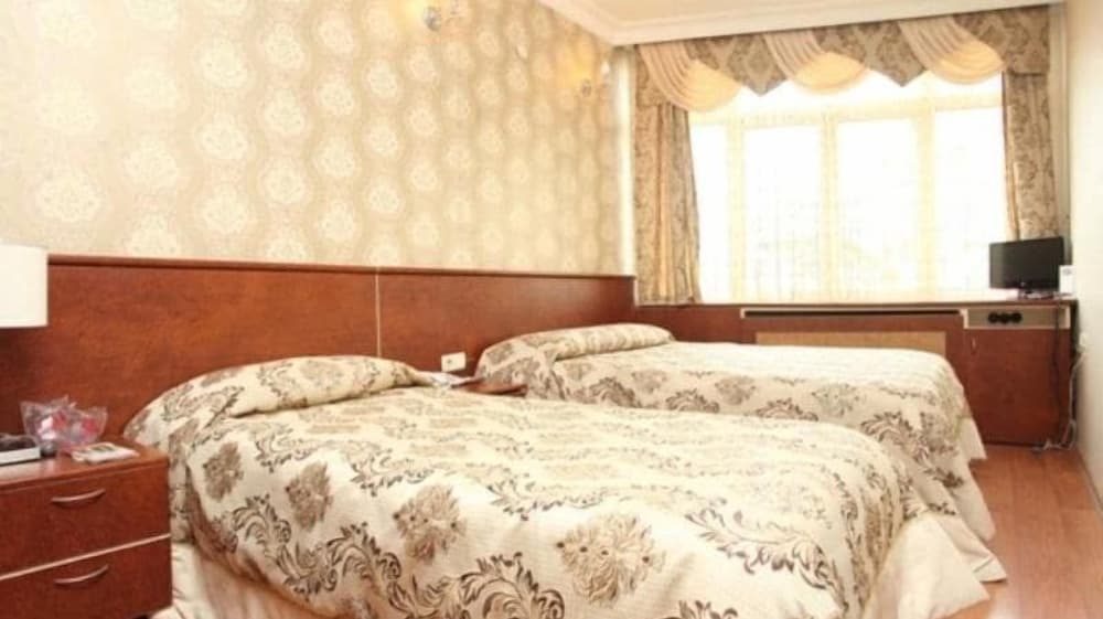 Turvan Hotel 12/38