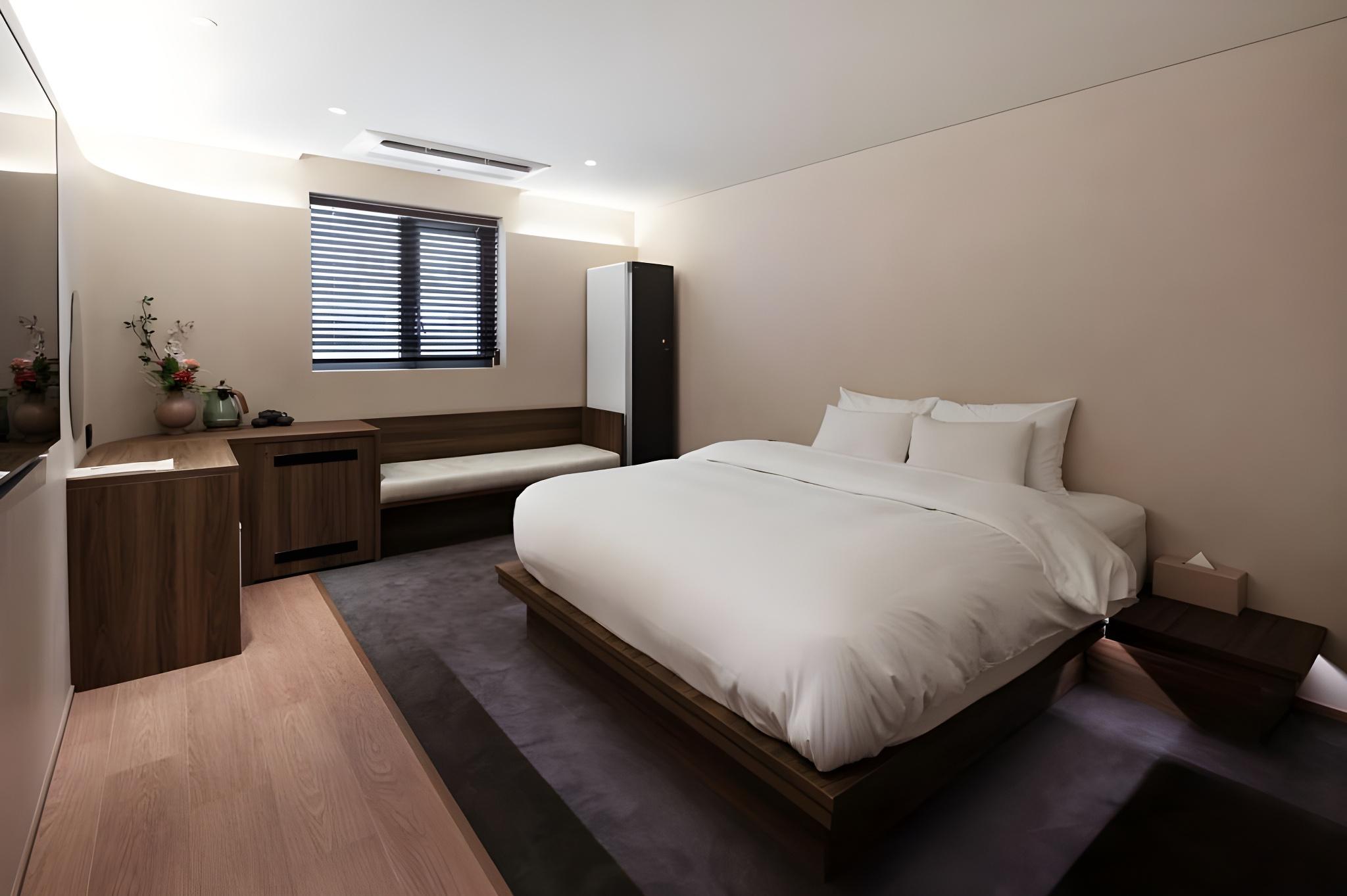 Deluxe, King Bed, with View