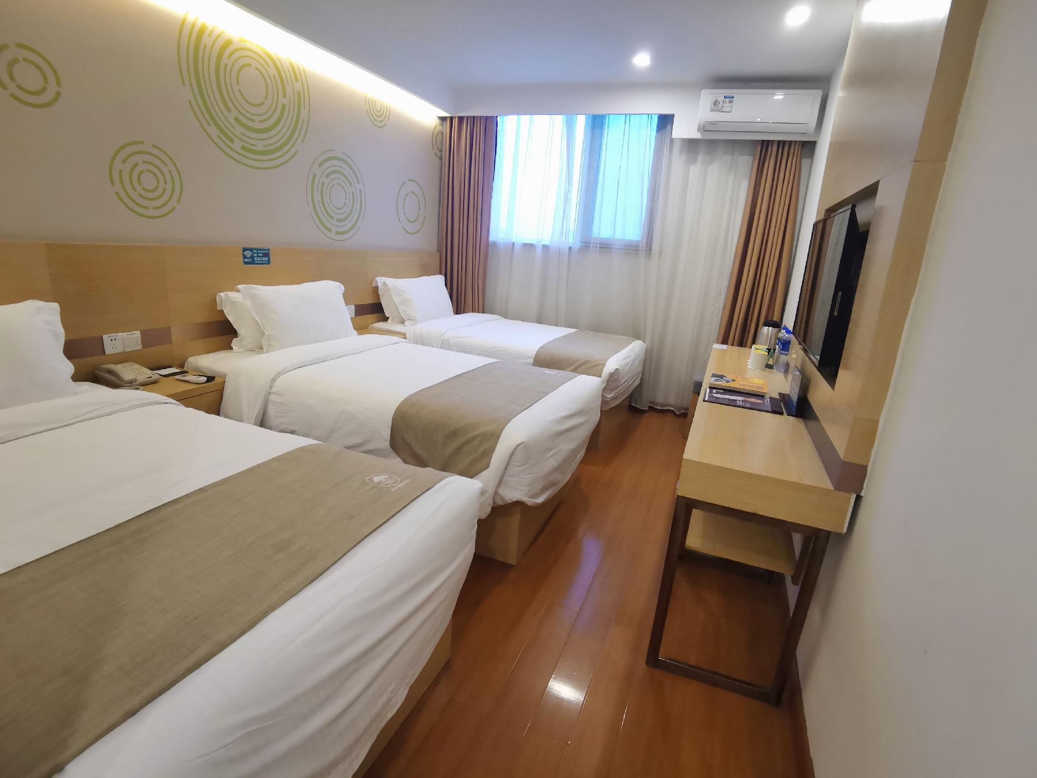 ROOM, TRIPLE