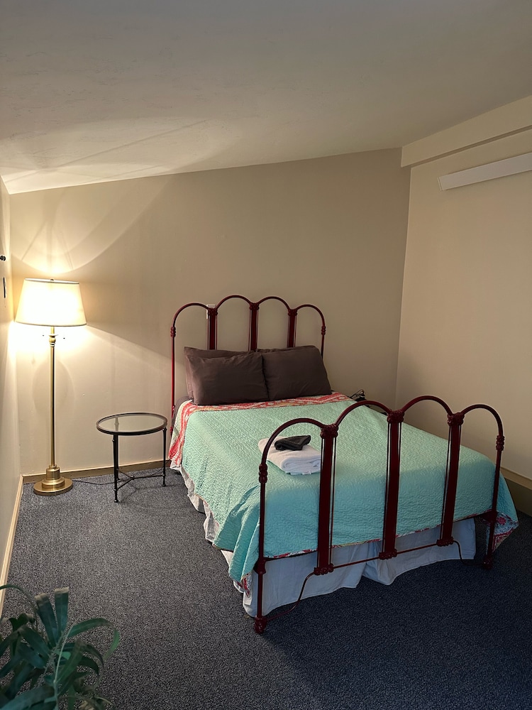 Inn the Clouds Hostel & Inn 43/75