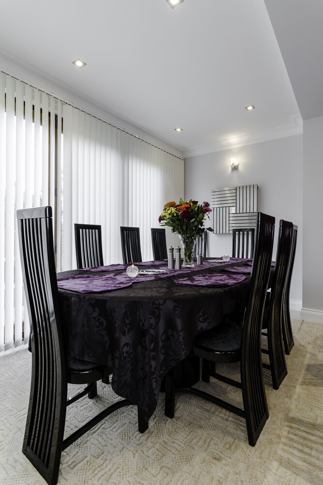 Brooklyn House Bramley Road 32/40