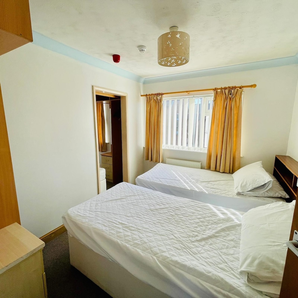 Diamond Apartments Skegness 10/50