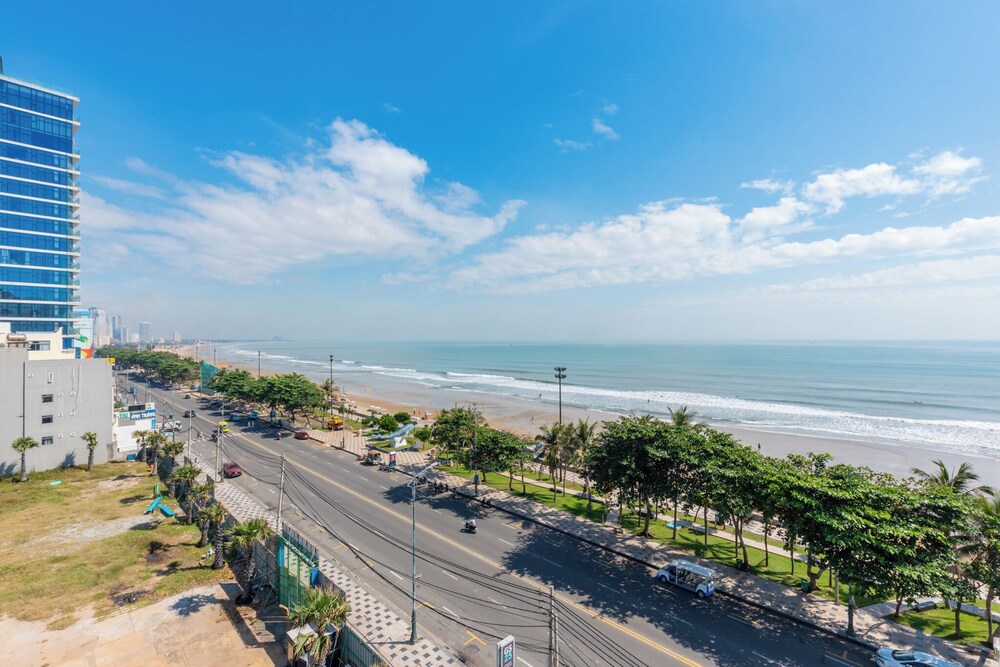 Ngoc Hanh Beach Hotel 69/75