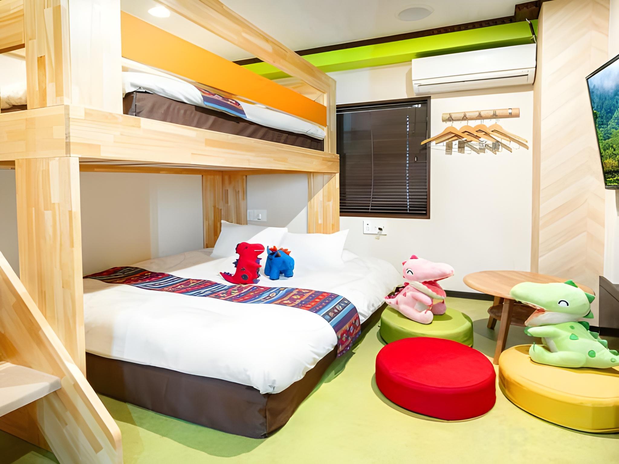 Casual, Loft Bed