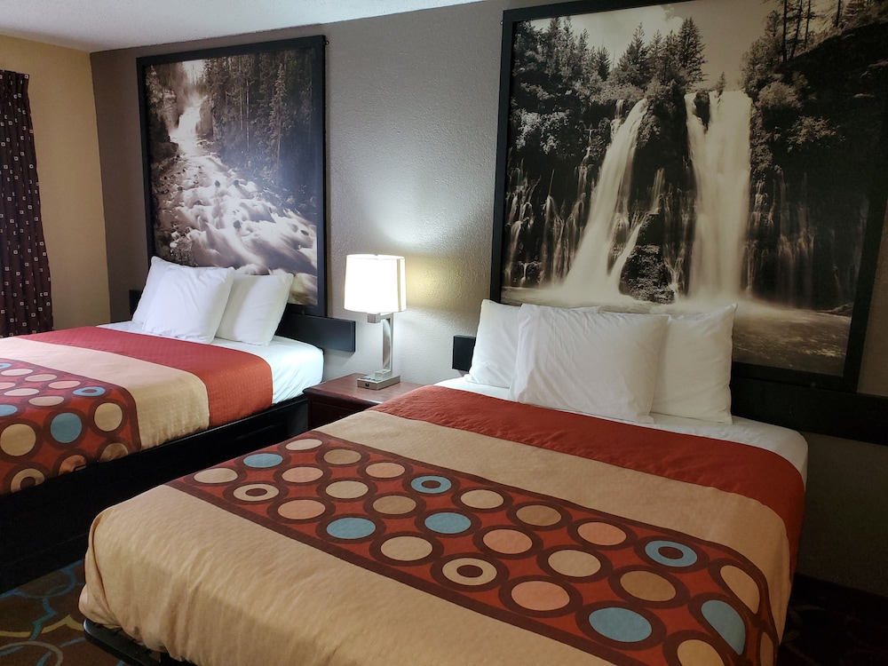 غرفة قياسية بسريرين كوين، Super 8 By Wyndham Kansas City At Barry Road/Airport 2/6