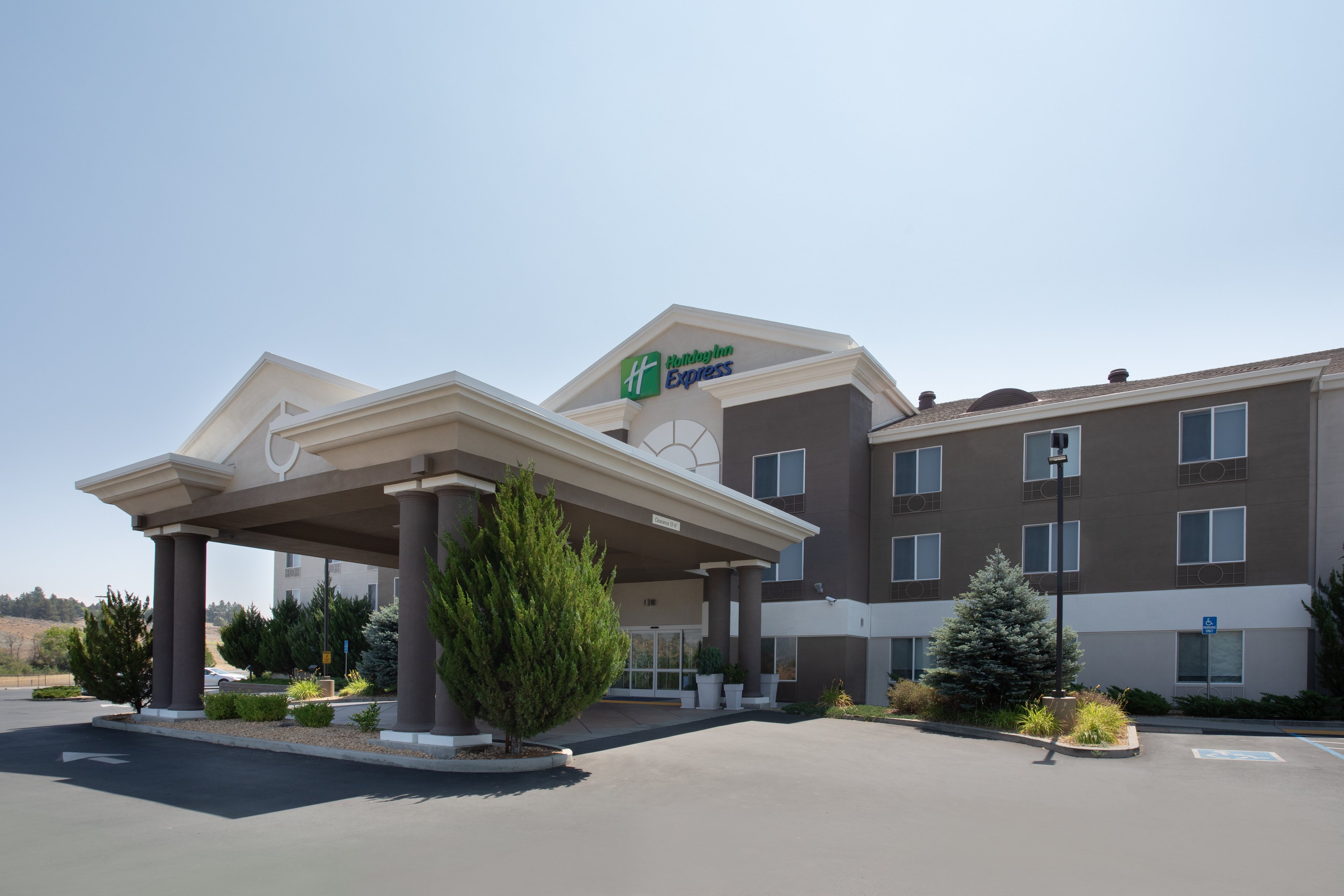 HOLIDAY INN EXPRESS YREKA - SHASTA AREA 3/52
