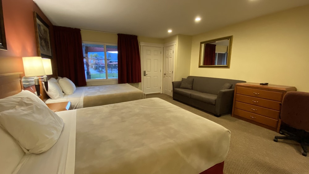 Sahara Courtyard Inn 27/70