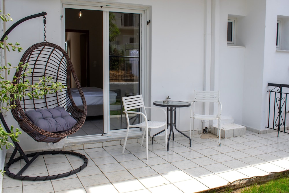Act Art Skiathos 48/65
