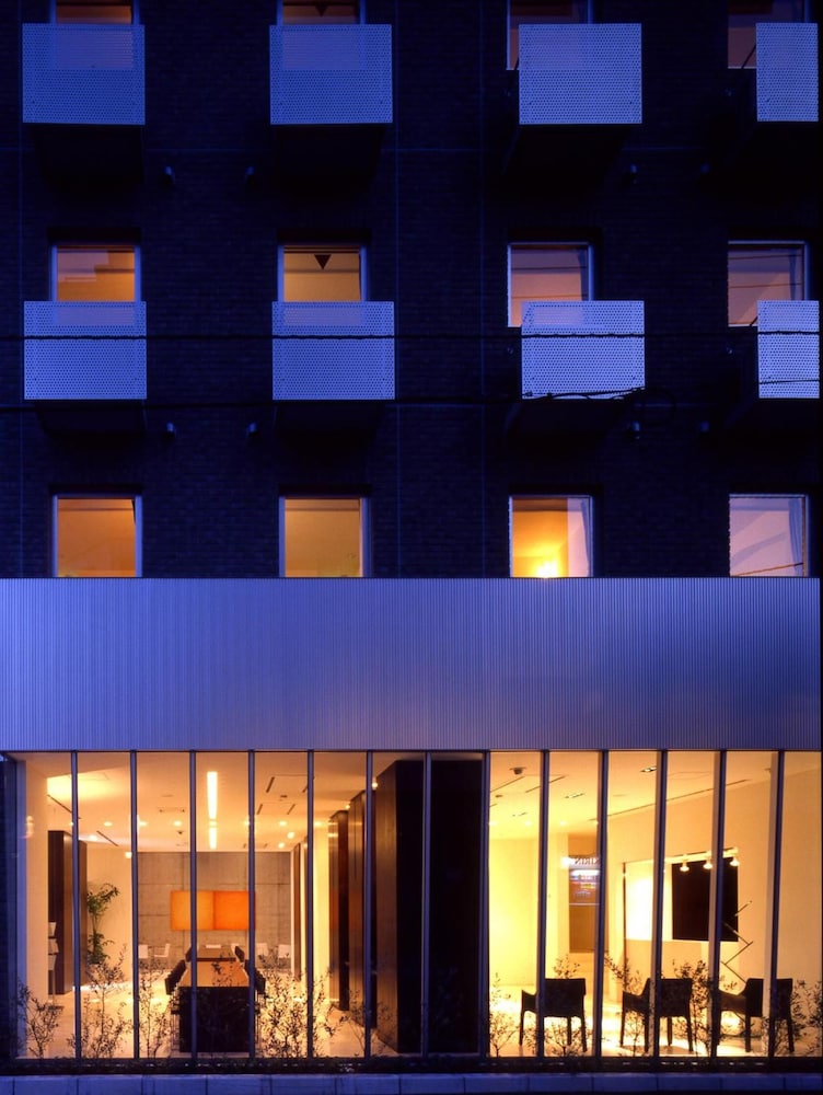 7days Hotel Plus 6/48