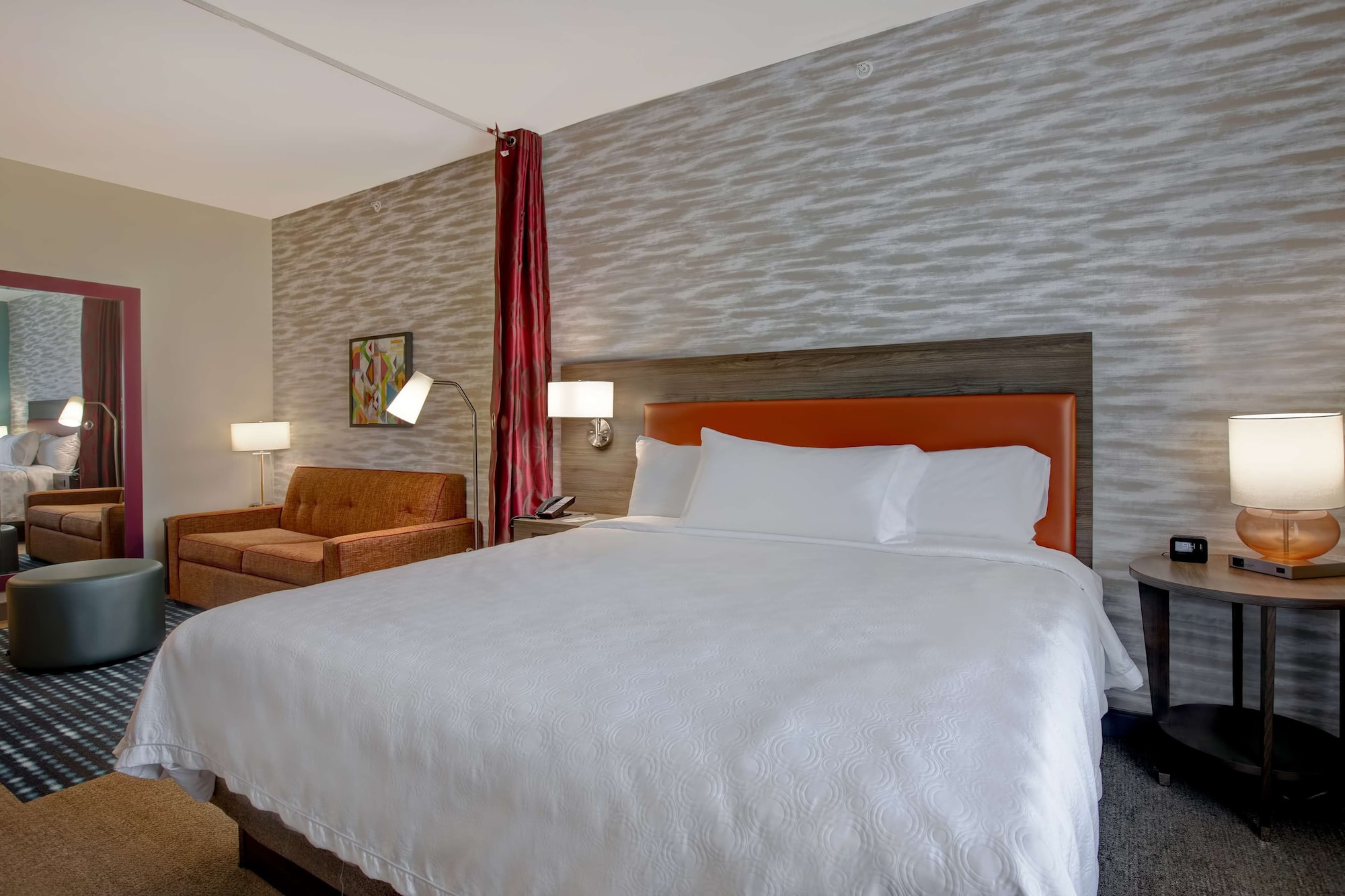 STUDIO, SUITE, KING BED