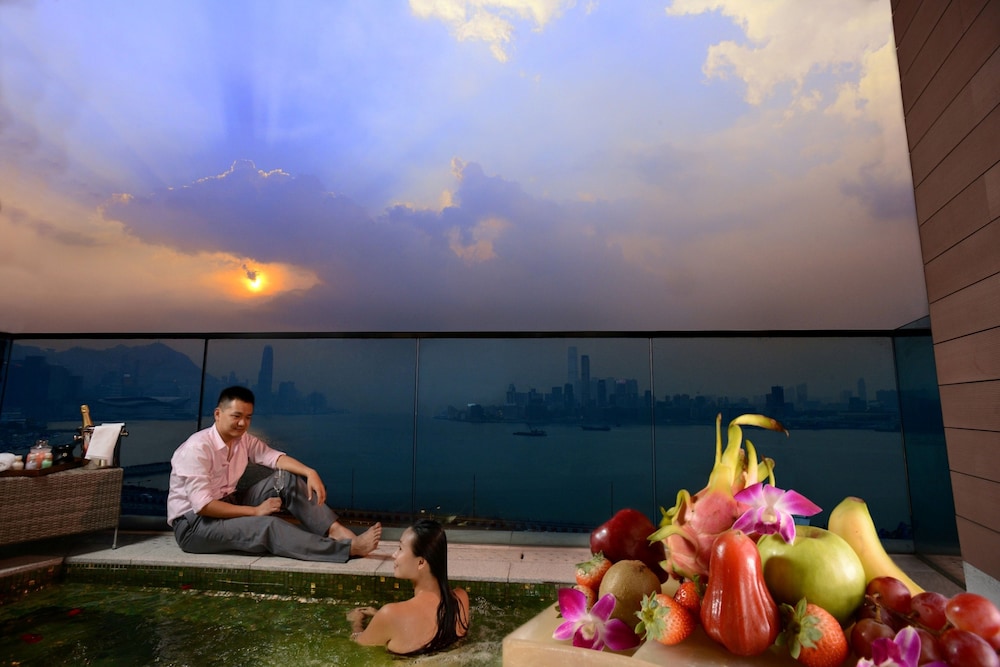 Harbour Grand Hong Kong Hotel 56/68