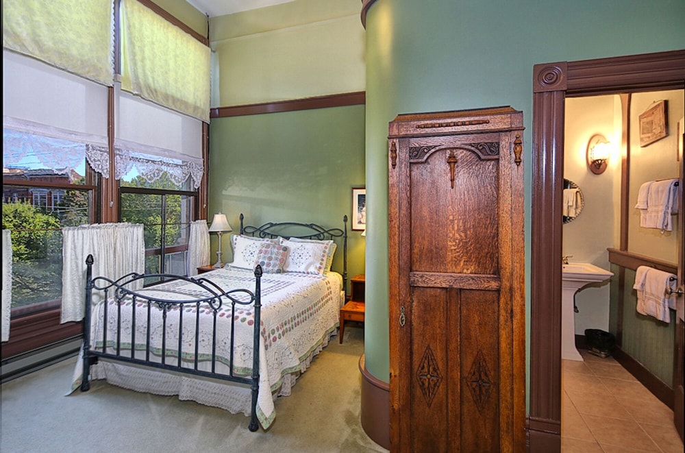 PALACE HOTEL PORT TOWNSEND 7/43