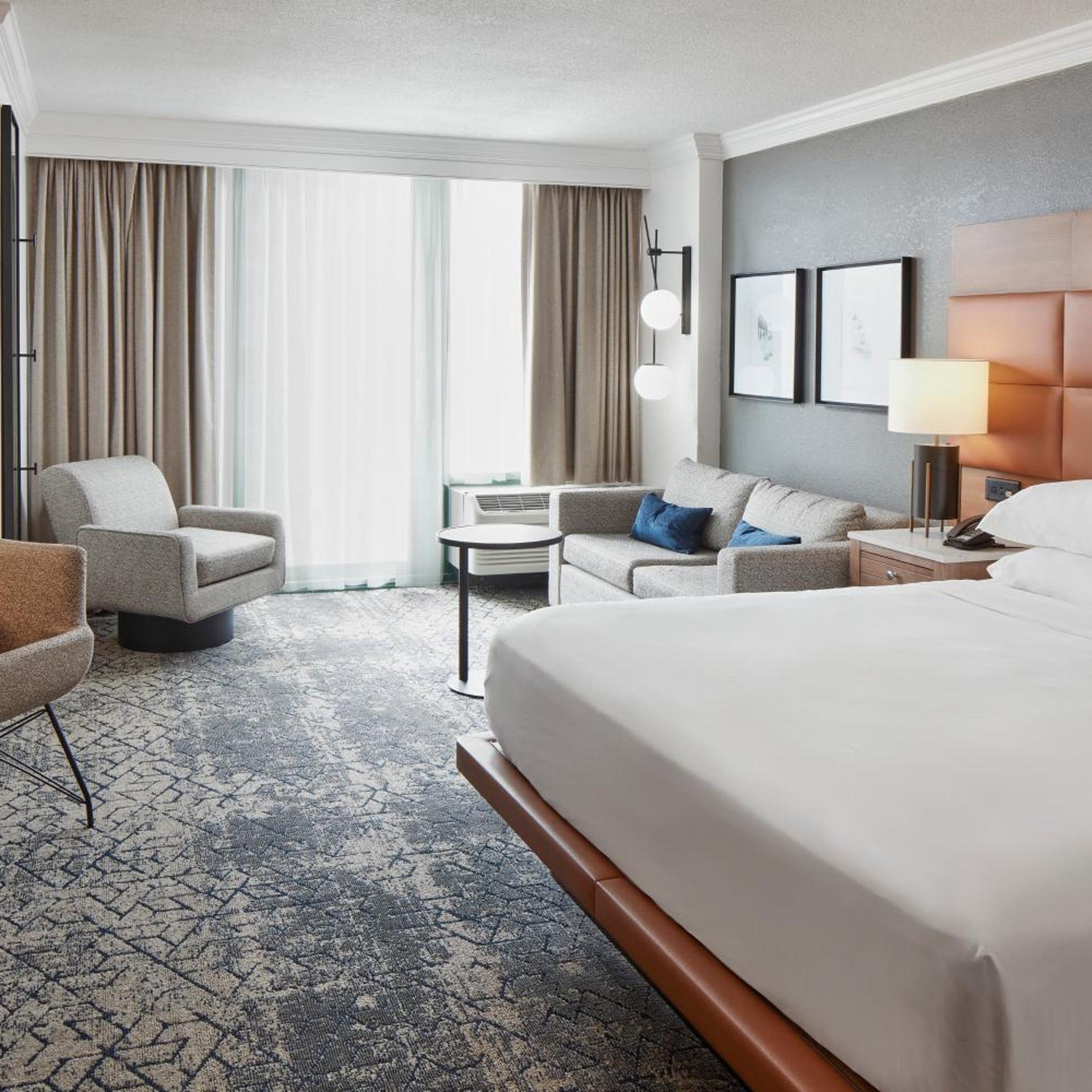 غرفة بسرير كينج، Sheraton Virginia Beach Oceanfront Hotel 4/10