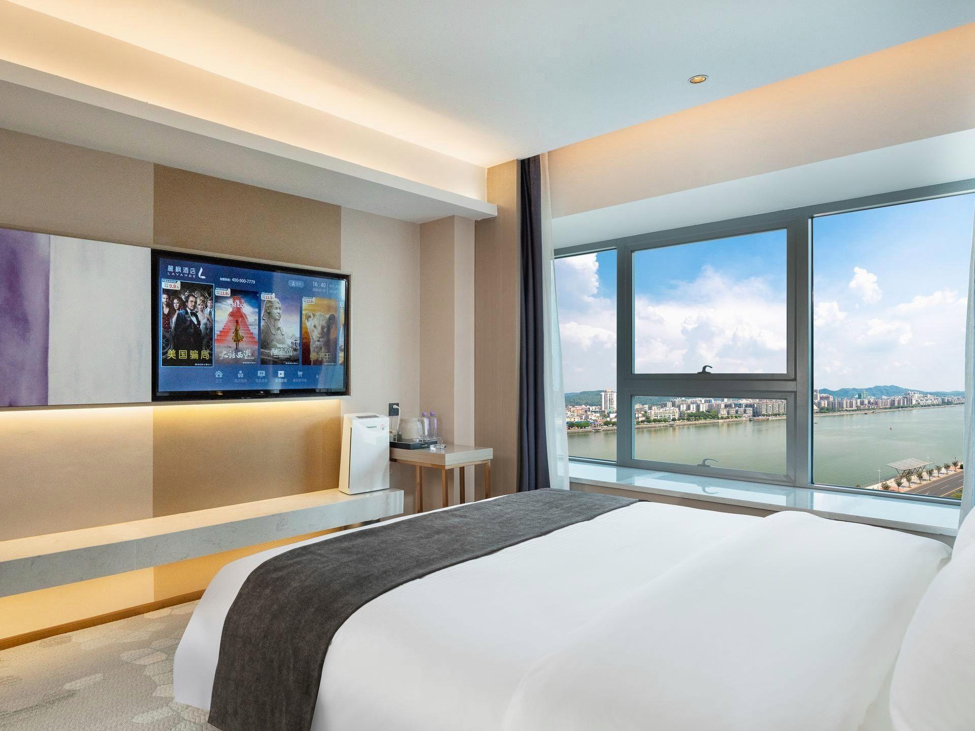 Lavande Hotel (Shaoguan Bishui Huacheng) 8/28