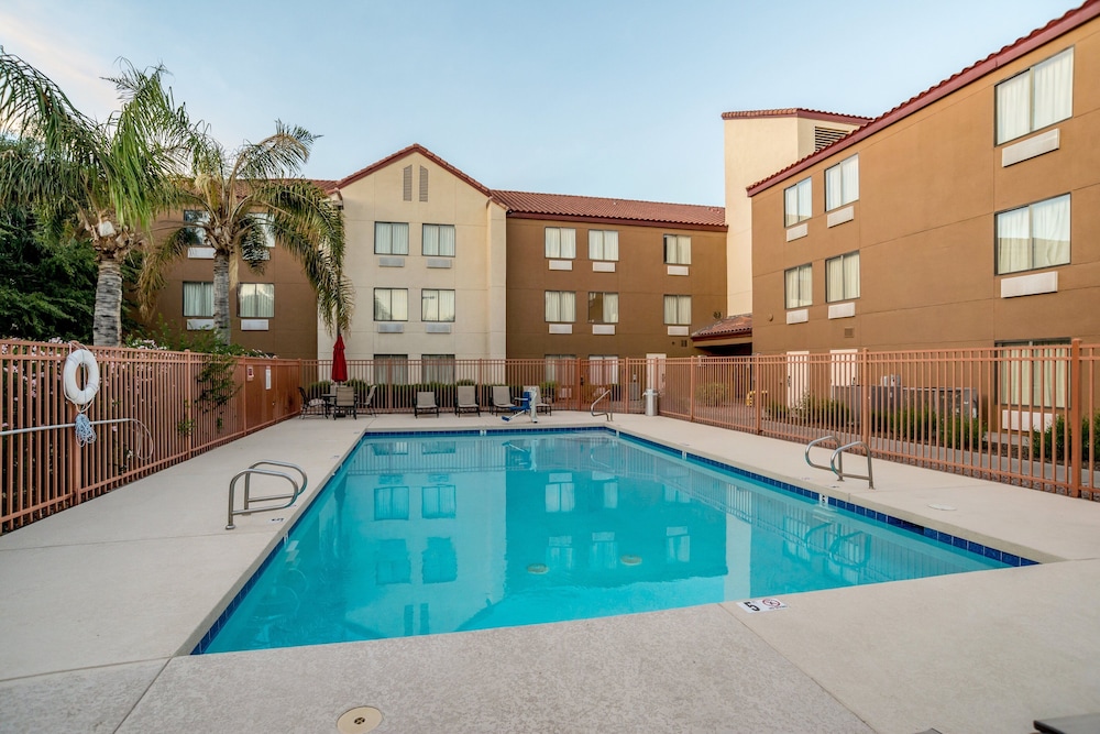 Red Roof Inn Phoenix North - I-17 at Bell Rd 5/38