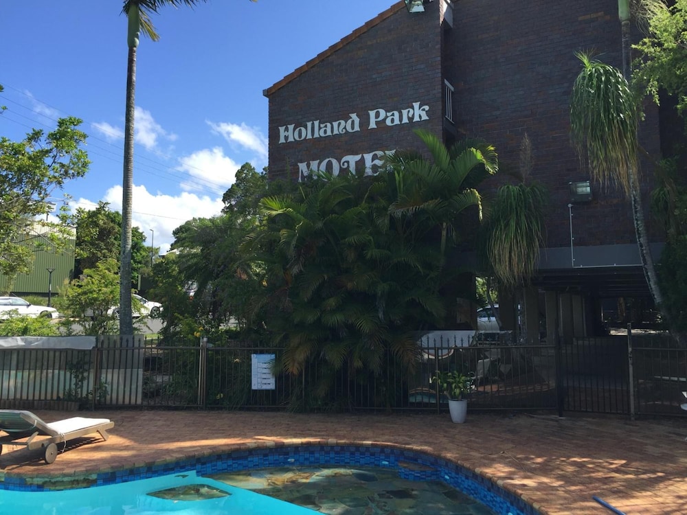 Holland Park Motel 23/33