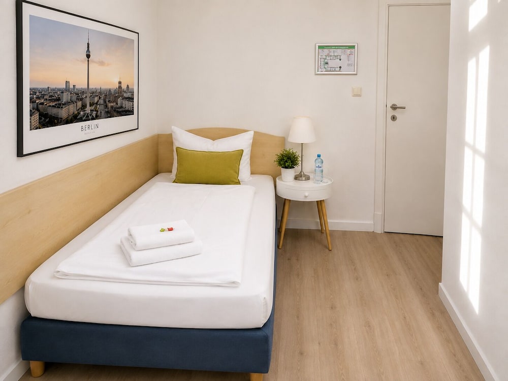 Room, Single, Single Bed
