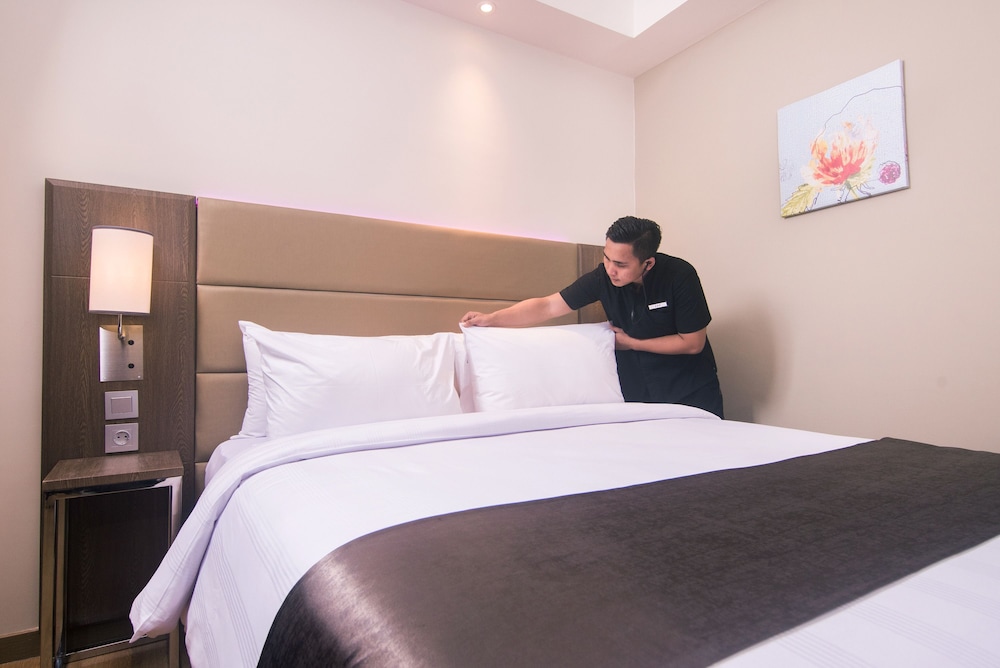 Bigland Sentul Hotel and Convention (ex Olympic Renotel Sentul) 6/50
