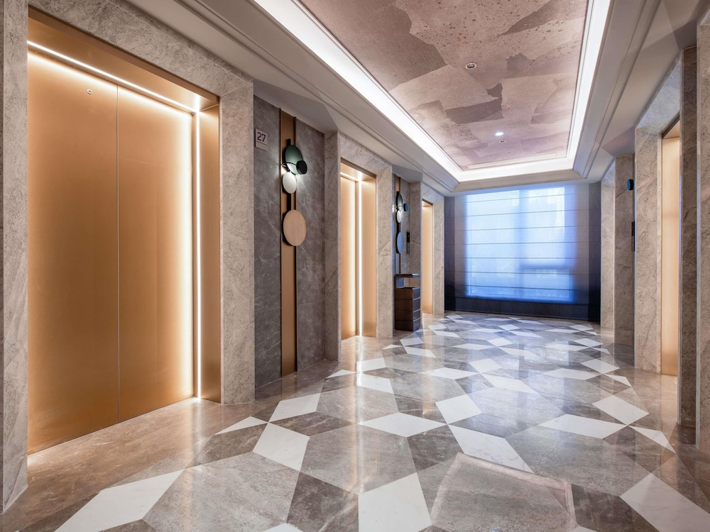 Mercure Chongqing Times Paradise Walk 25/50