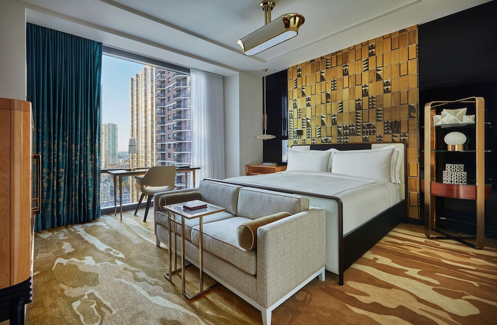 GRAND, KING BED