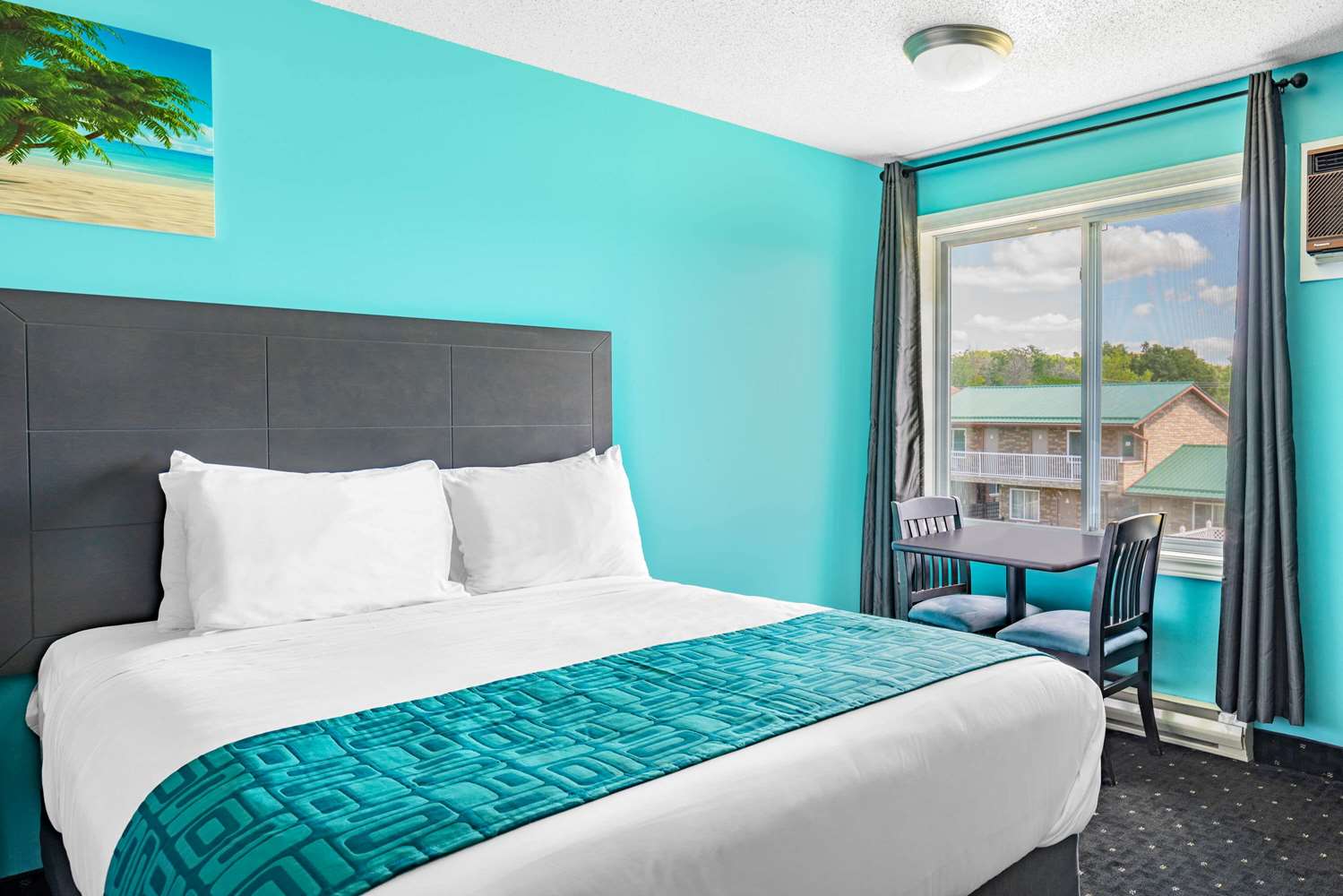 Howard Johnson by Wyndham Gananoque 8/30