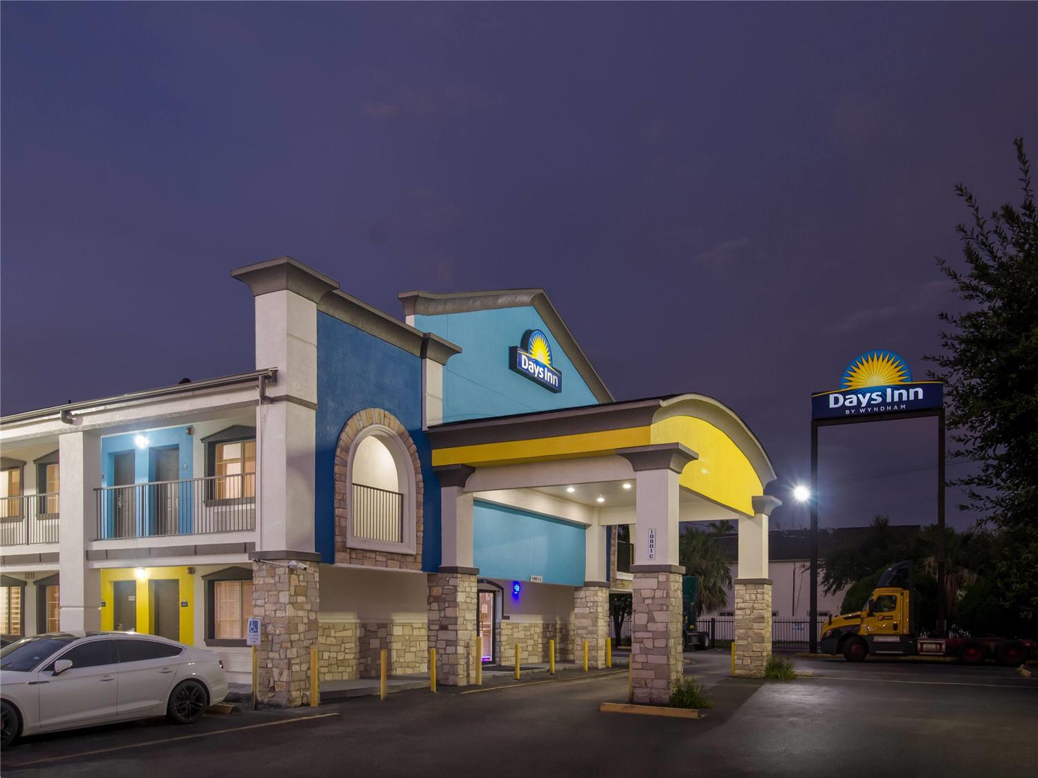 Days Inn by Wyndham Houston East 5/29