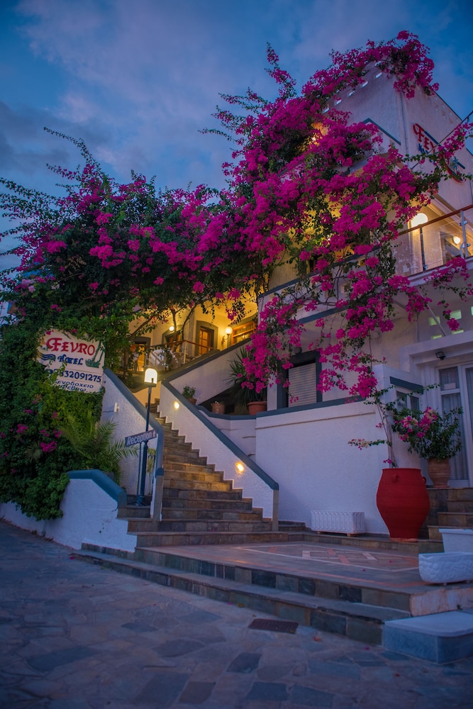 Fevro Hotel 20/27