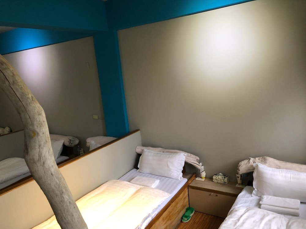 A Good Man's Hostel 6/21
