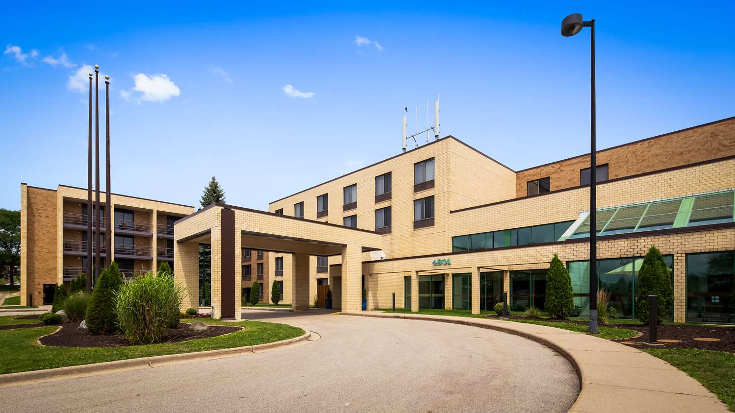Best Western East Towne Suites 42/42