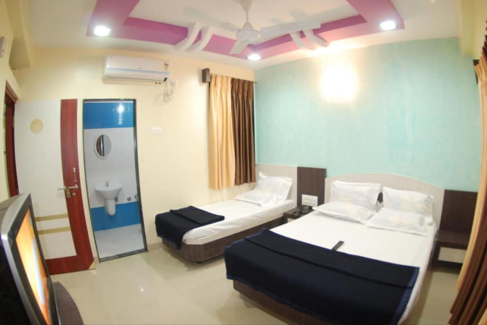 Hotel Disha Palace 37/69