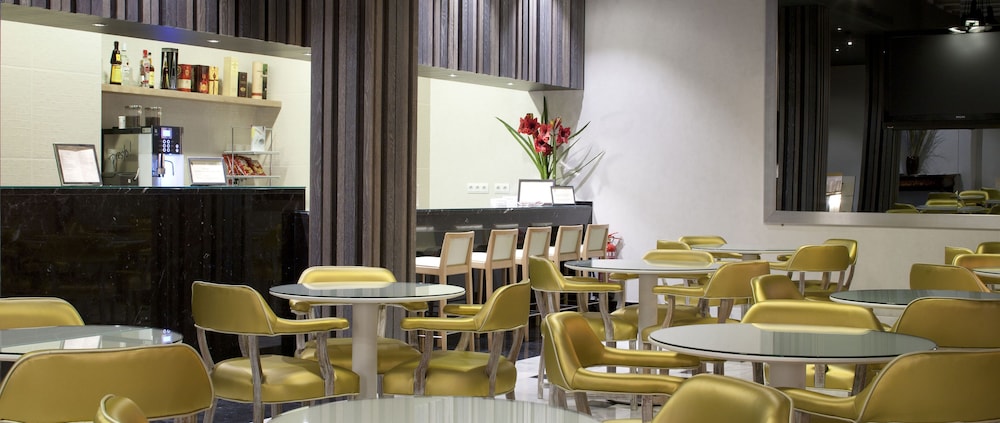 Regente Hotel 64/79