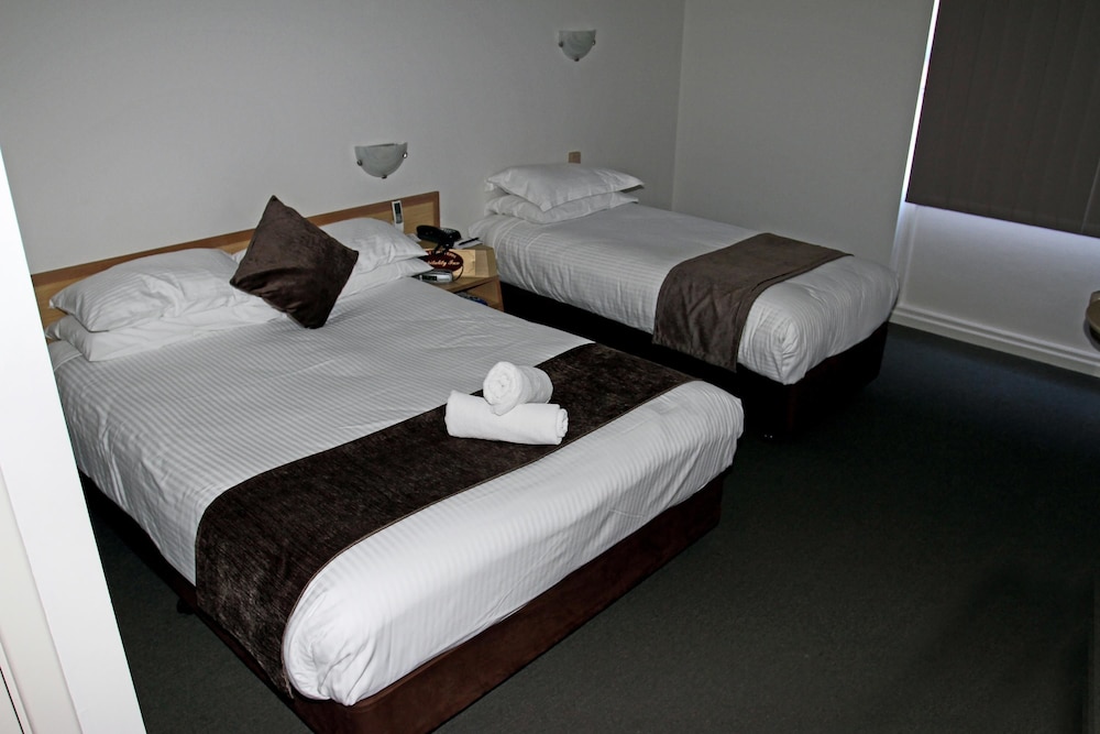 Hospitality Esperance, SureStay Collection by Best Western 11/74